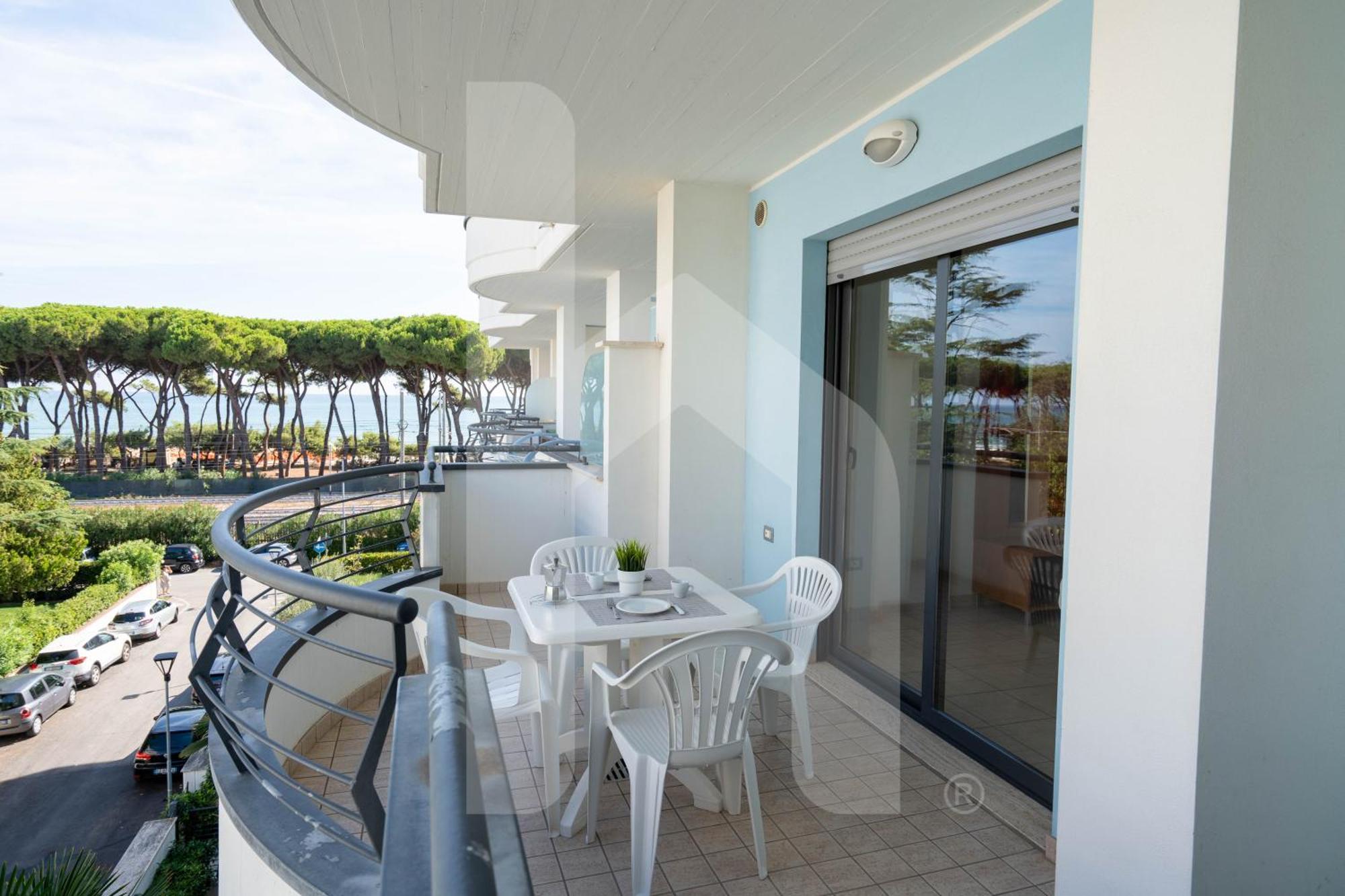 Holiday Rendez Vous Pineto Exterior foto
