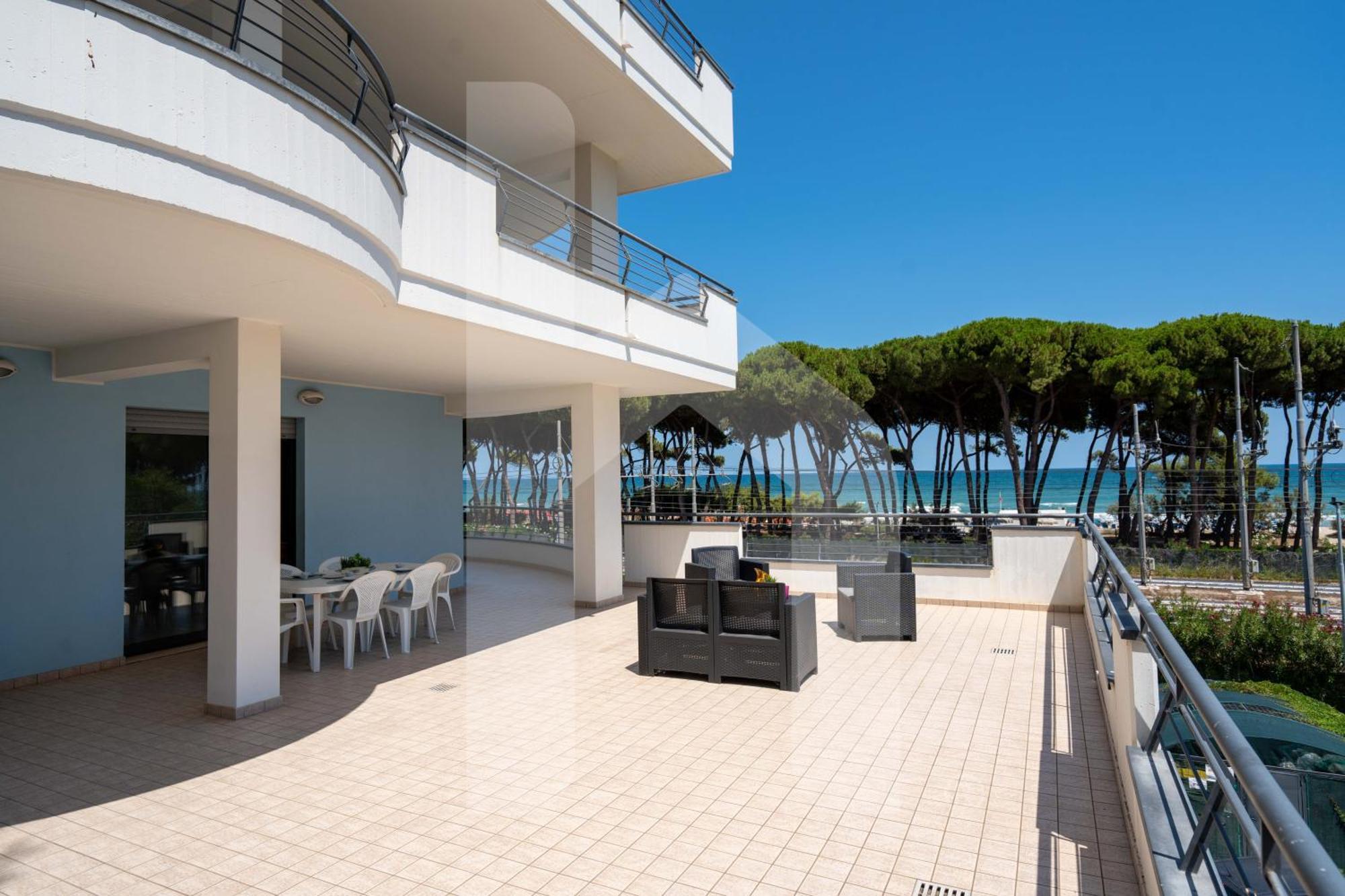 Holiday Rendez Vous Pineto Exterior foto